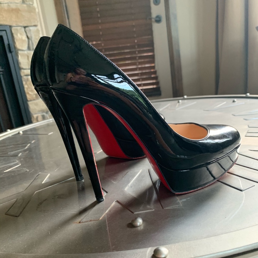 Christian louboutin heels red bottoms